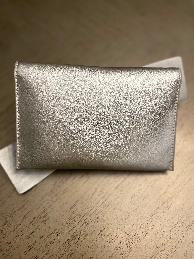 Silver Bow Clutch
